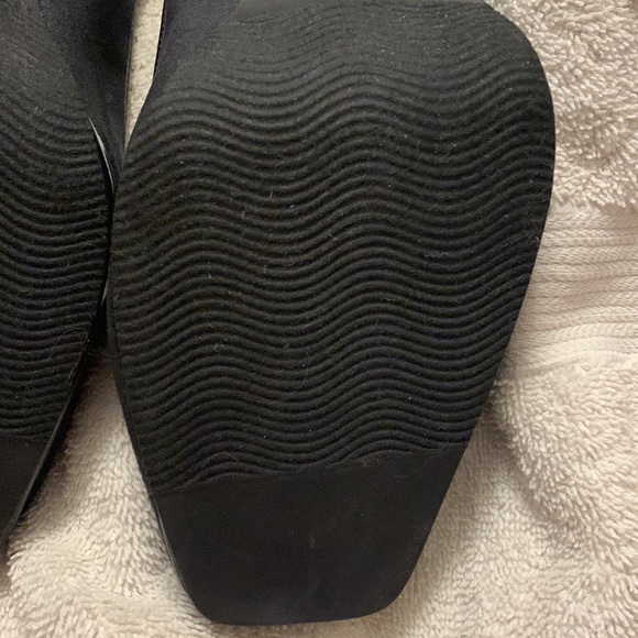 Via Accenti Black Peep Toe Heels, size 10 1/2 W. - Picture 7 of 11